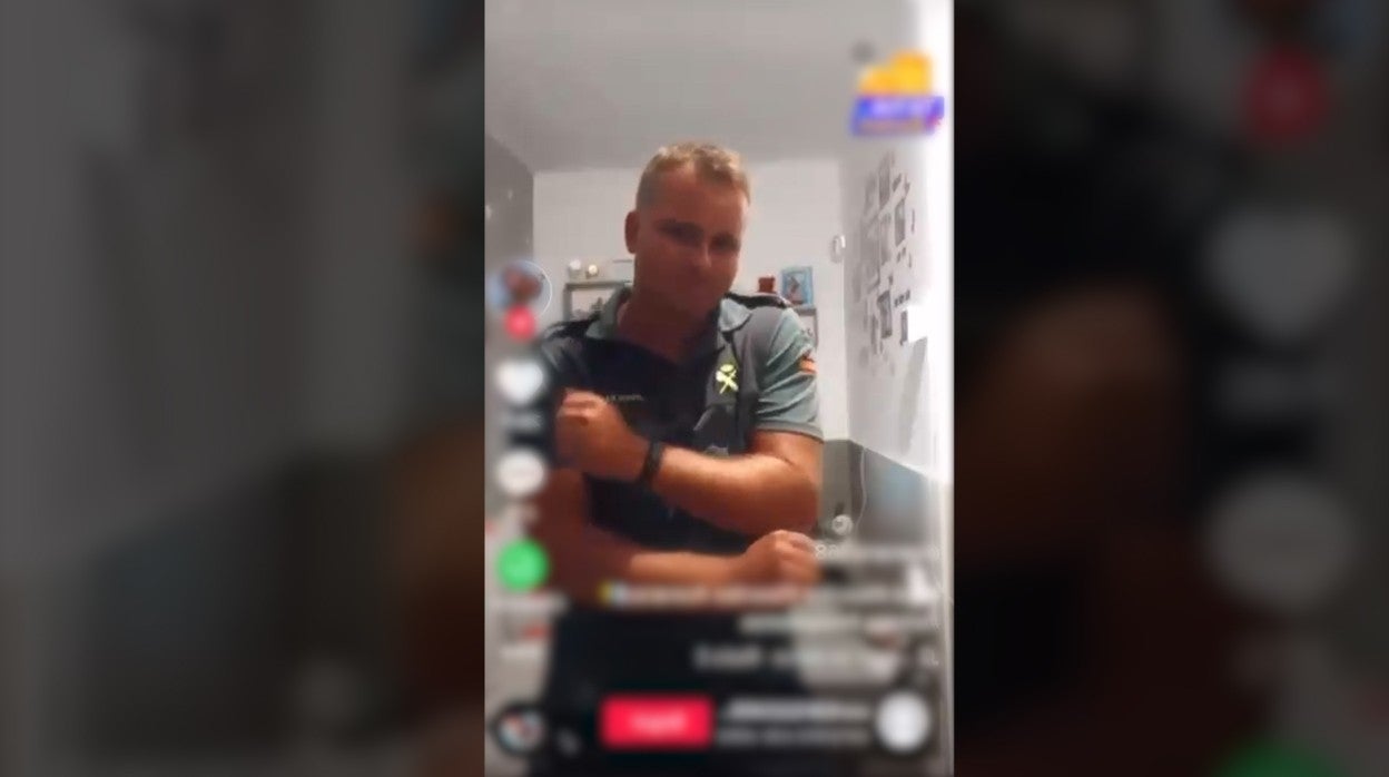 Guardia Civil denuncia a un hombre que usaba el uniforme para grabar videos