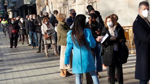 Seat ha ayudado a administrar 113.000 dosis contra el covid en Cataluña