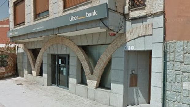 Como en Fuenteovejuna: Noez y Cuerva se unen para luchar contra el cierre de las oficinas de Liberbank