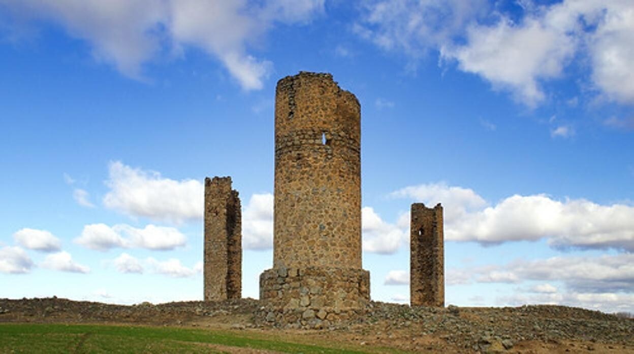Solo se conservan tres torres de las cuatro originales