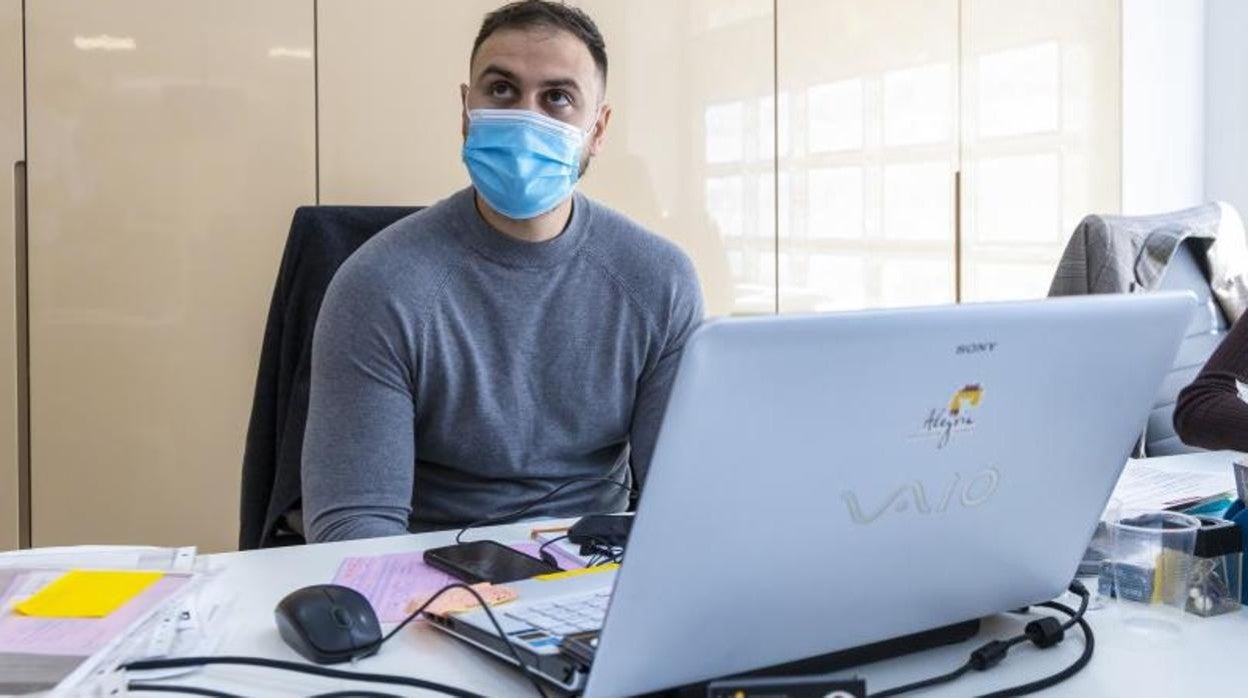 Kirill Fedorov en la agencia inmobiliaria Alegría en Torrevieja