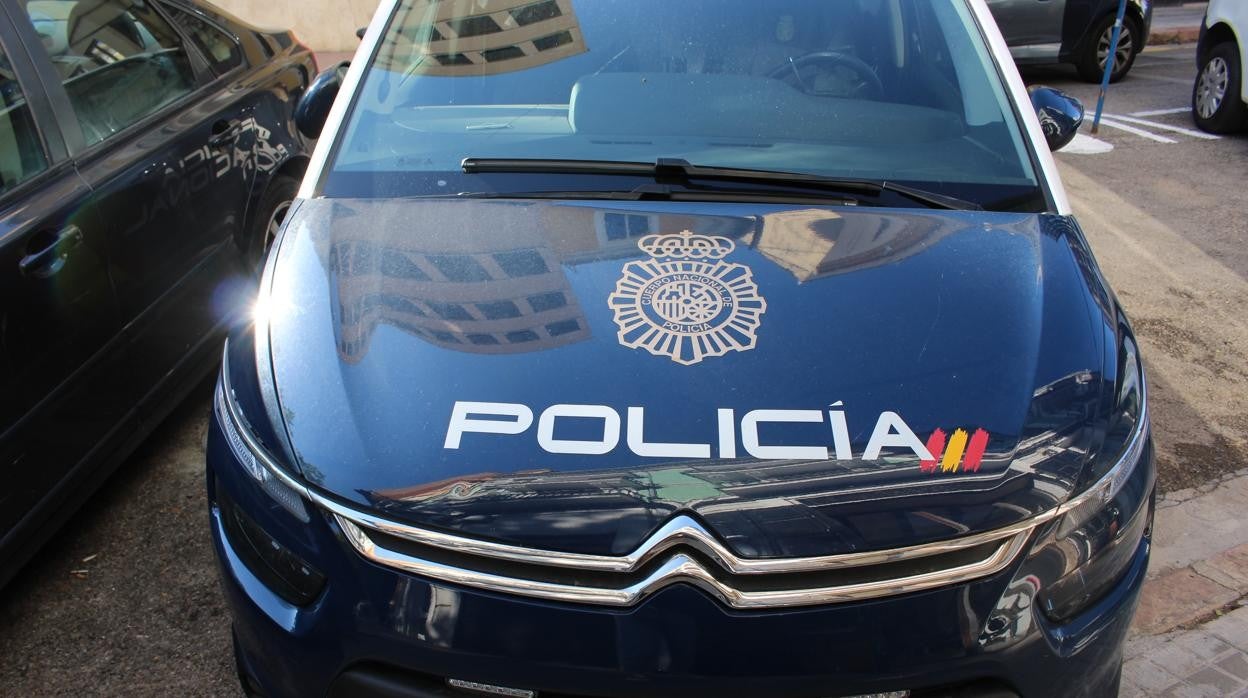 Un vehículo de la Policía Nacional en Valencia