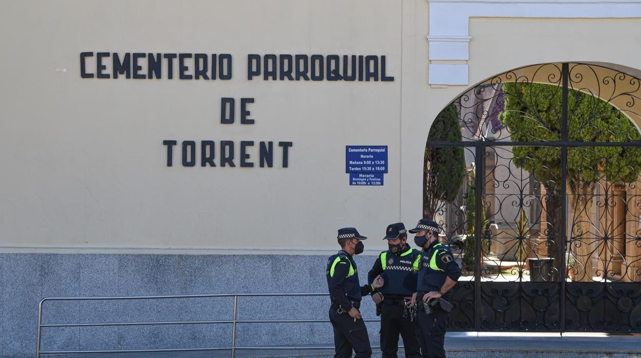 Imagen posterior al tiroteo ocurrido el pasado 1 de noviembre en el cementerio de Torrent (Valencia)