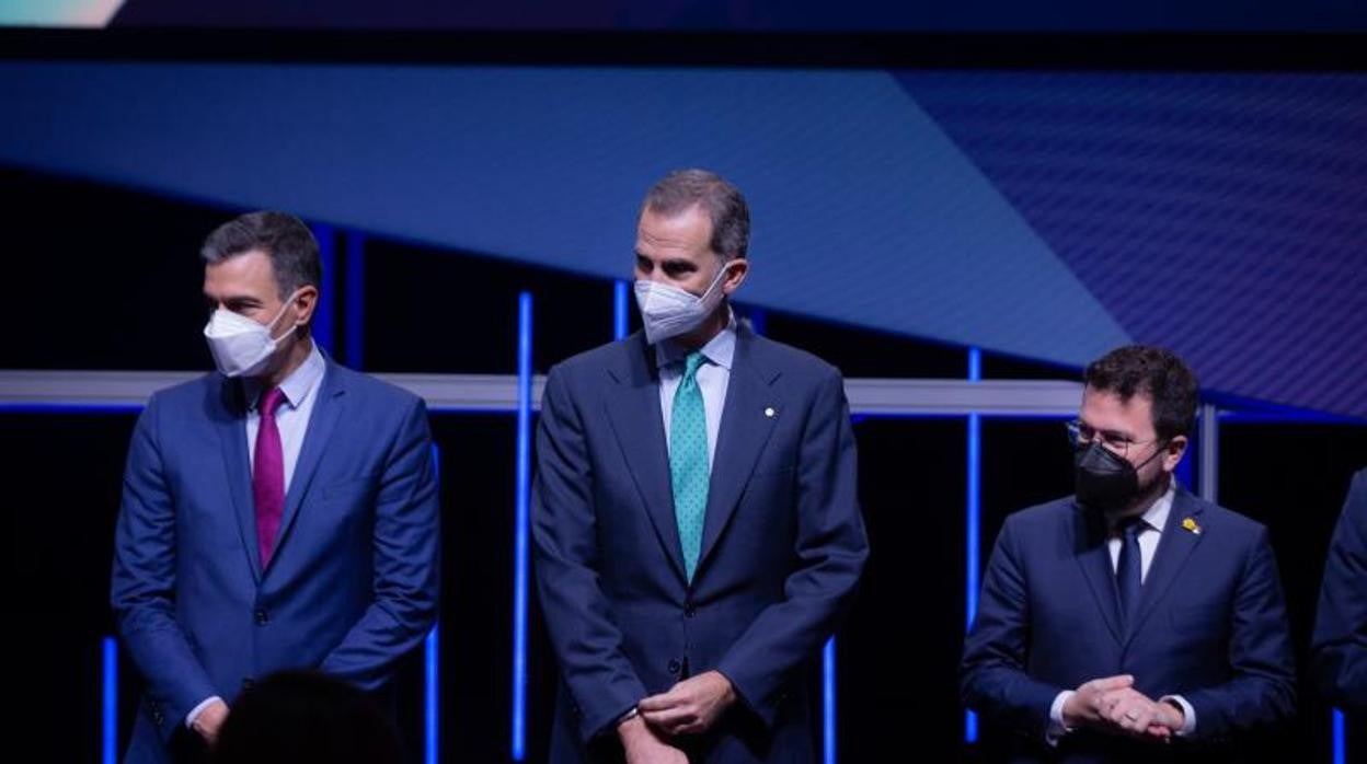 El Rey, junto a Sánchez y Aargonès en la inauguración del MWC 2022