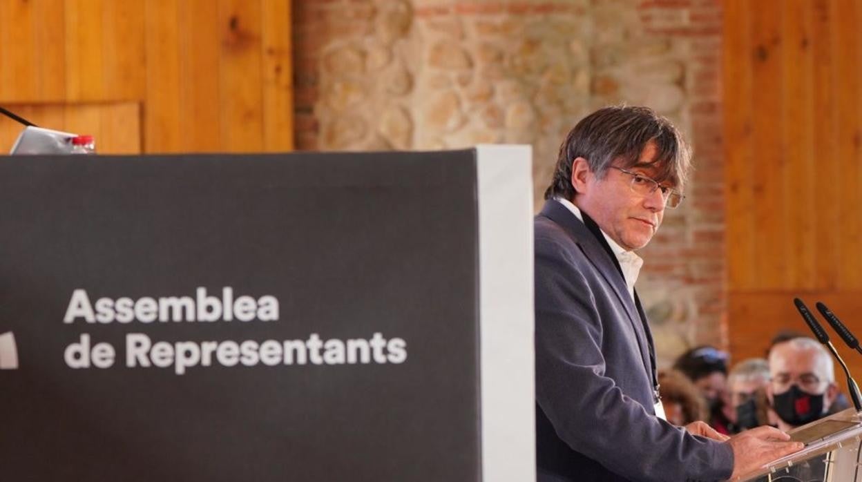 Carles Puigdemont, durante la reunión del Consell