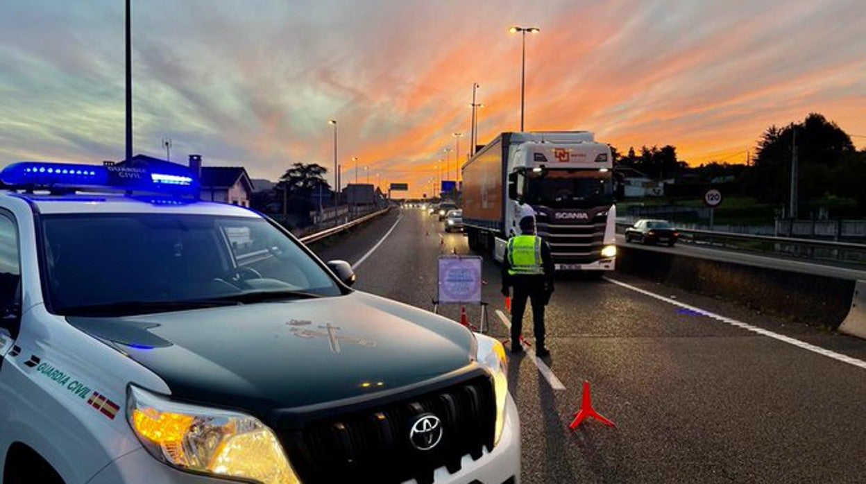 Un control de la Guardia Civil, en una imagen de archivo