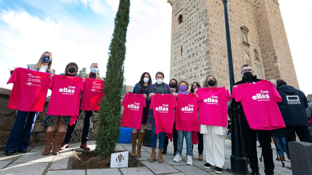 Tolón participa en la iniciativa 'Plántate por ellas, por un futuro más sostenible'