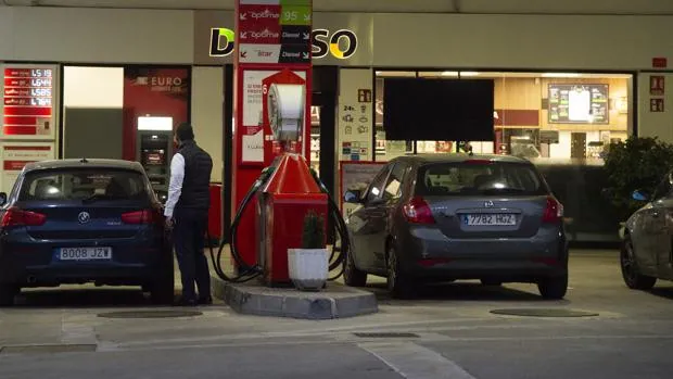La gasolina de 98 supera ya los dos euros el litro en 16 estaciones de servicio de la Comunidad