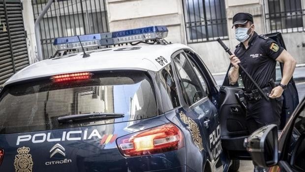 Prisión para el detenido por intentar matar a su pareja y a un hijo tras rociarlos con gasolina en Elda