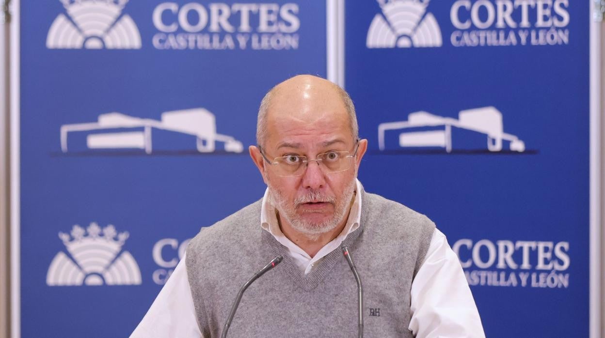 El procurador electo de Cs, Francisco Igea, comparece ante los medios