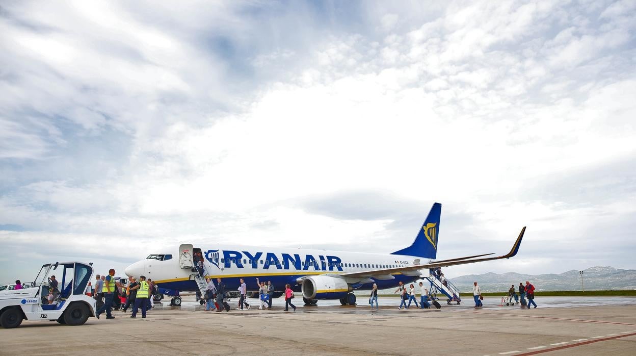 Imagen de archivo de un avión de Ryanair en el aeropuerto de Castellón