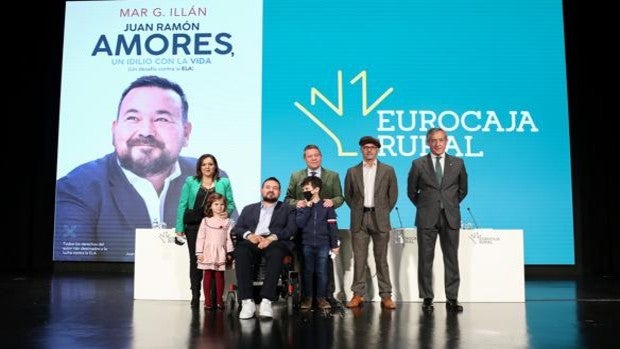 Emotiva presentación del libro de Juan Ramón Amores