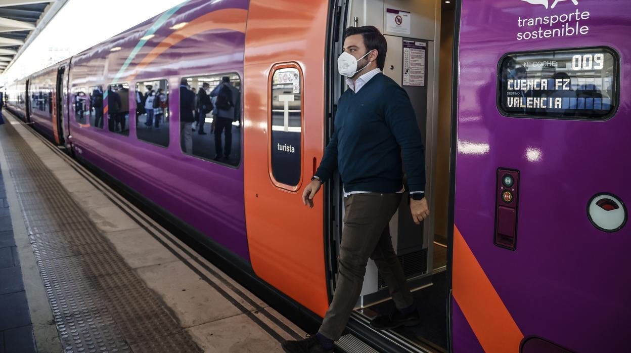 Imagen de archivo de un tren AVLO a su llegada a Valencia