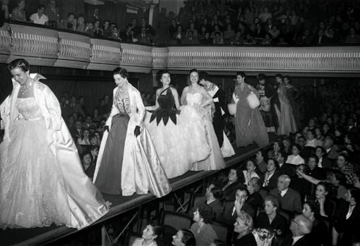 Desfile de moda organizado con motivo de la festividad de Santa Lucía