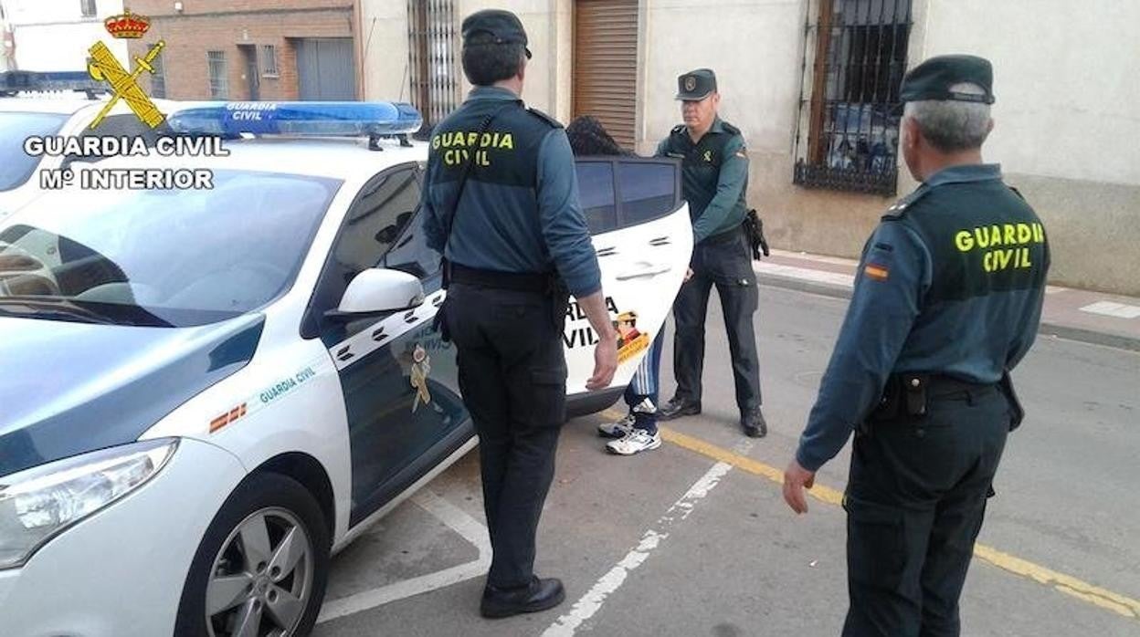 Piden 2 años de prisión para tres acusados de agredir a vecinos y agentes de la Guardia Civil en Villarrobledo