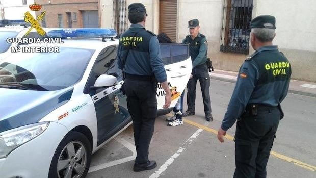 Piden 2 años de prisión para tres acusados de agredir a vecinos y agentes de la Guardia Civil en Villarrobledo