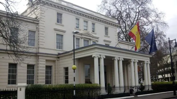 Los trabajadores de la embajada y consulados en Reino Unido presionan a Exteriores con una huelga indefinida