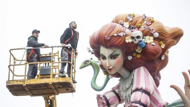 Fallas Valencia 2022: bomberos piden a las comisiones que amplíen el perímetro de seguridad en monumentos