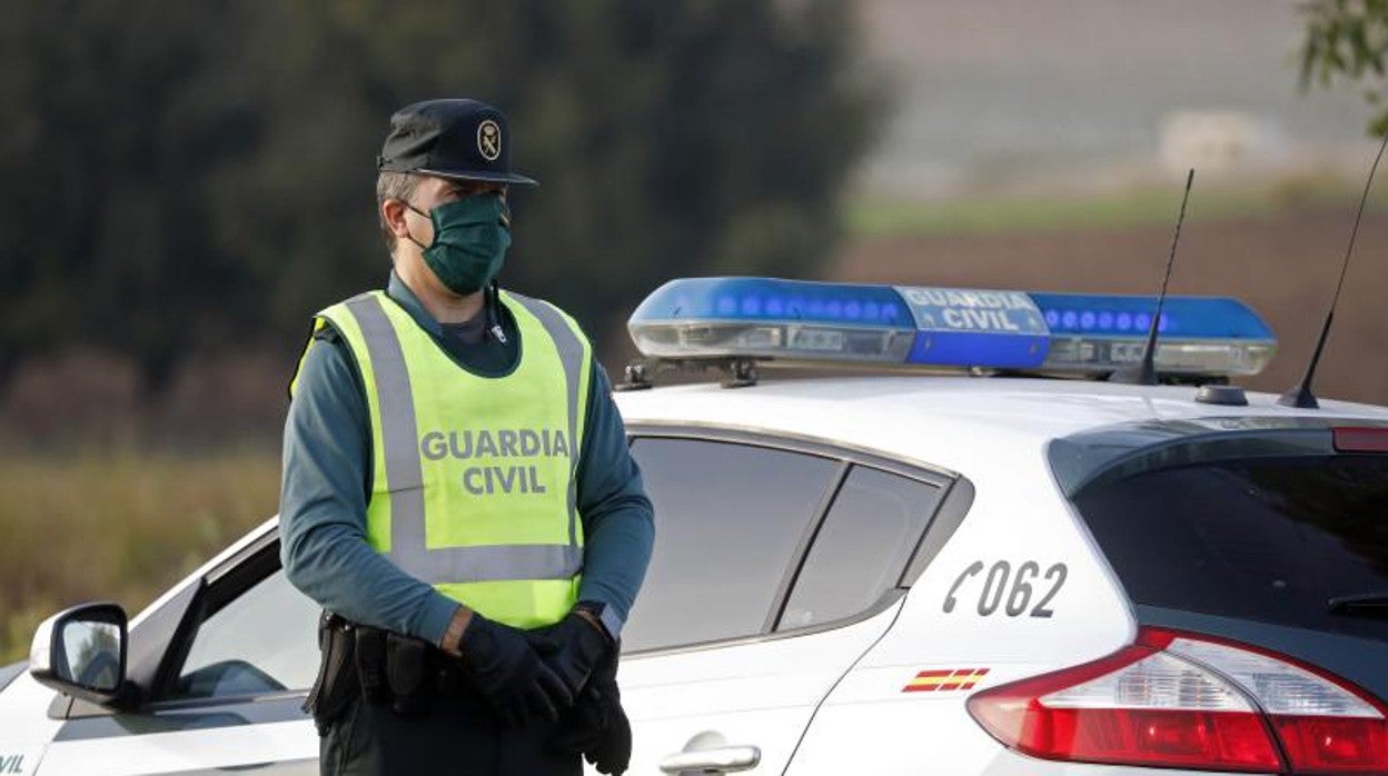 Trabajos de la Policía Marítima en L'Amella