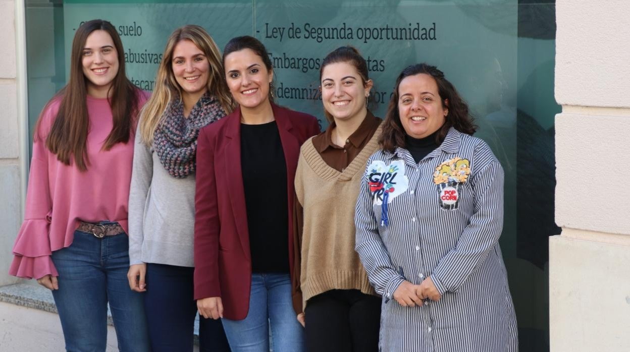 Trabajadoras de la oficina de 'Somos RobinJud' en Almansa (Albacete)