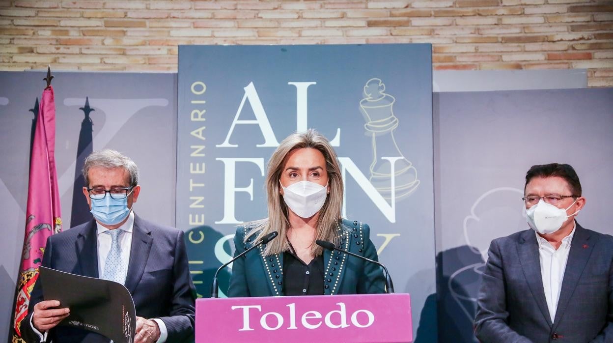 Milagros Tolón con Martín Molina y Teo García,