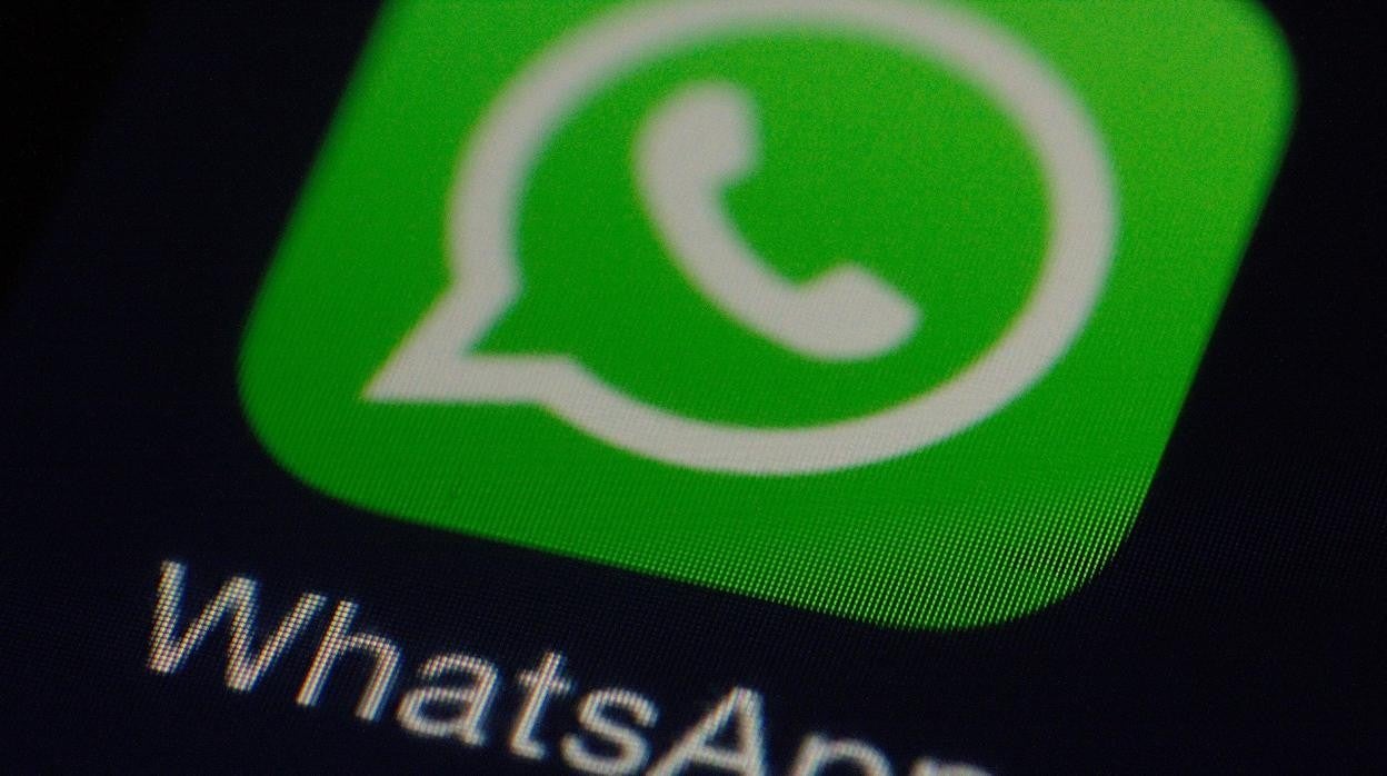 Piden siete años de prisión para un mosso por espiar a su expareja a través de la base de datos policial y WhatsApp