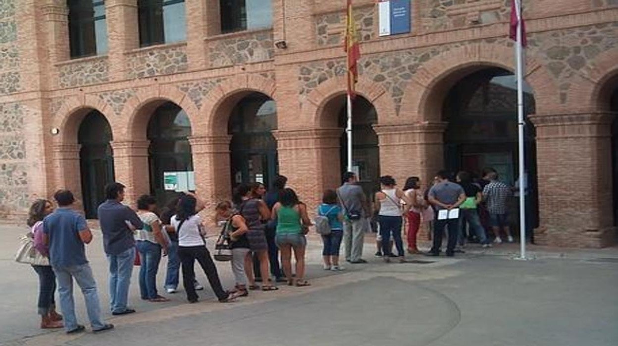 Escuela Oficial de Idiomas Raimundo de Toledo