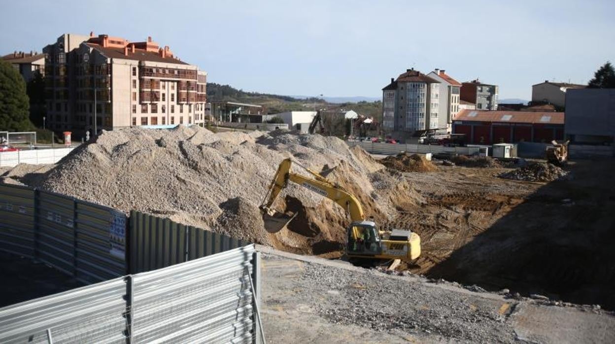 Obras en la antigua estación de autobuses de Santiago, que hoy quedarán paralizadas