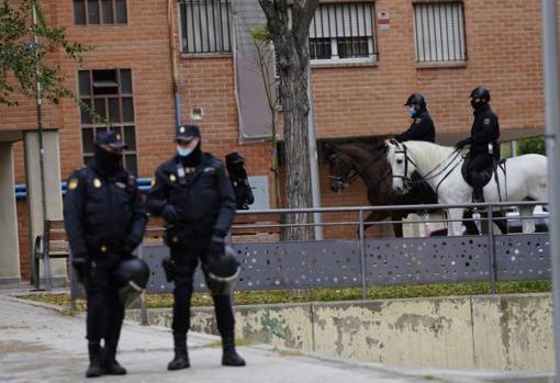 Operación contra los narcopisos de los Jiménez, en la calle de Cullera, en noviembre de 2020