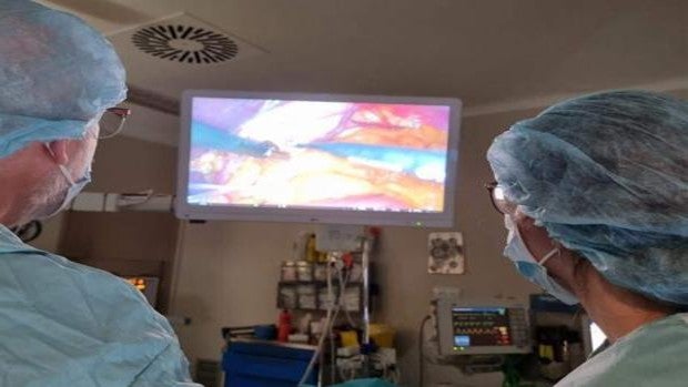 El Hospital de Villarrobledo estrena dos torres quirúrgicas con tecnología 4K