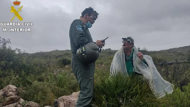 Localizan a un hombre de 62 años incomunicado en la montaña tras el temporal de lluvia en Valencia