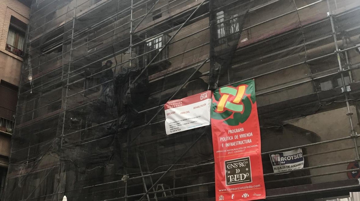 Edificio en rehabilitación por el Consorcio de Toledo