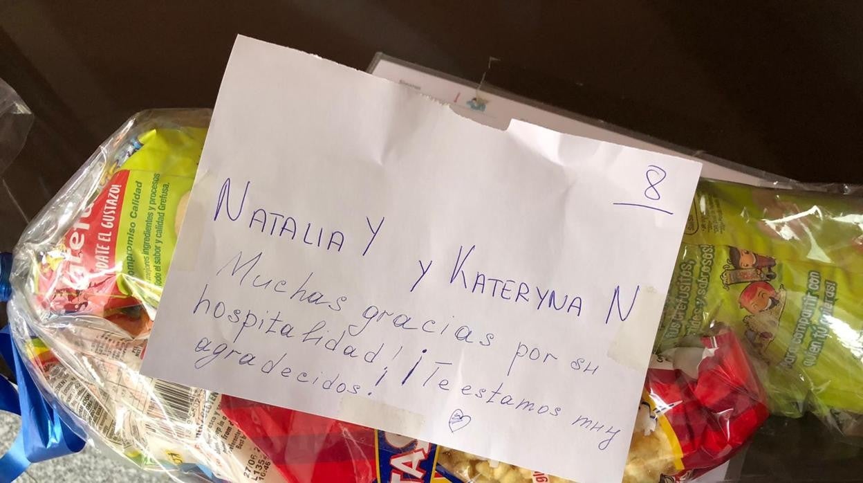 Nota dejada por una madre y una hija que pasaron un día en el albergue de Salamanca