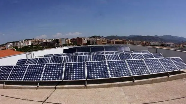El alcalde de Valencia invita por carta a instalar placas solares sin un acuerdo del Consell por las renovables