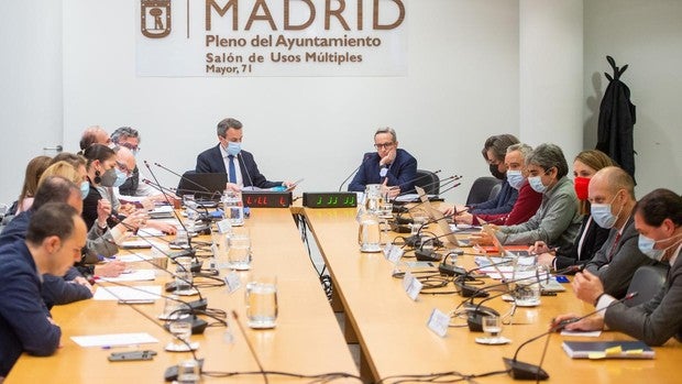 Un directivo de la EMVS, sobre el espionaje a Ayuso: «Si alguien habló con el detective lo tuvo que pagar con su dinero»