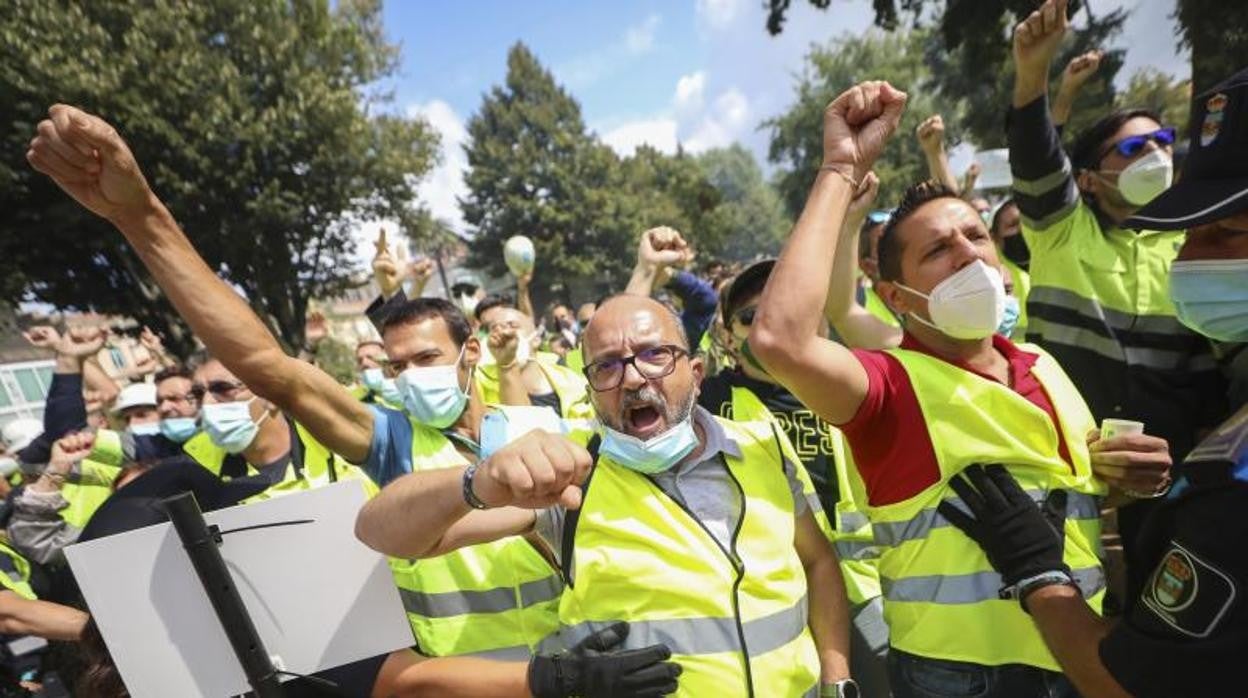 Trabajadores de Ence protestando el pasado verano