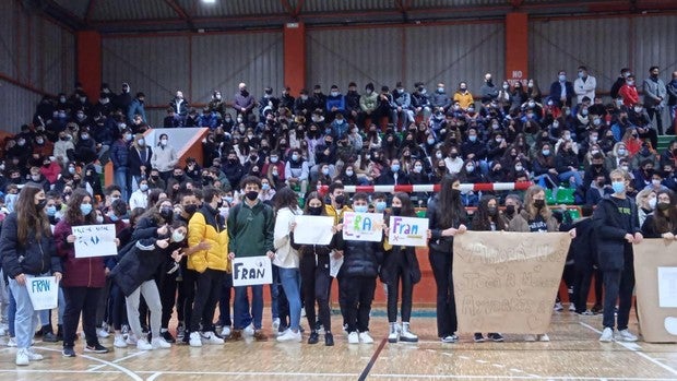 «Al padre no le gustó que el instituto tomara medidas disciplinarias contra su hija por su comportamiento»