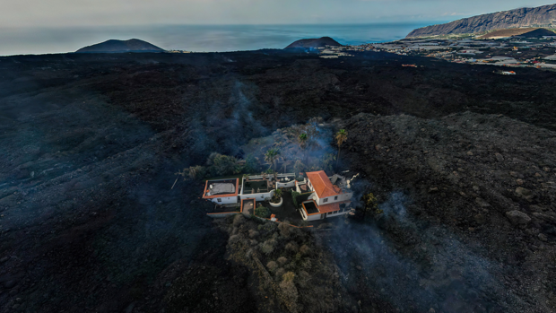 Las heridas de la reconstrucción de La Palma, lo que sobrevivió a la lava pero no a las obras