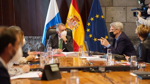 Canarias se planta ante Sánchez y dice no a las regasificadoras