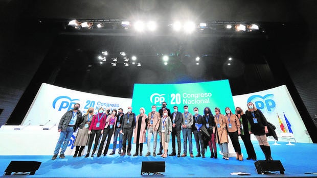 El PP pasa la página de Casado y se pone en modo electoral con Moreno y Ayuso reforzados