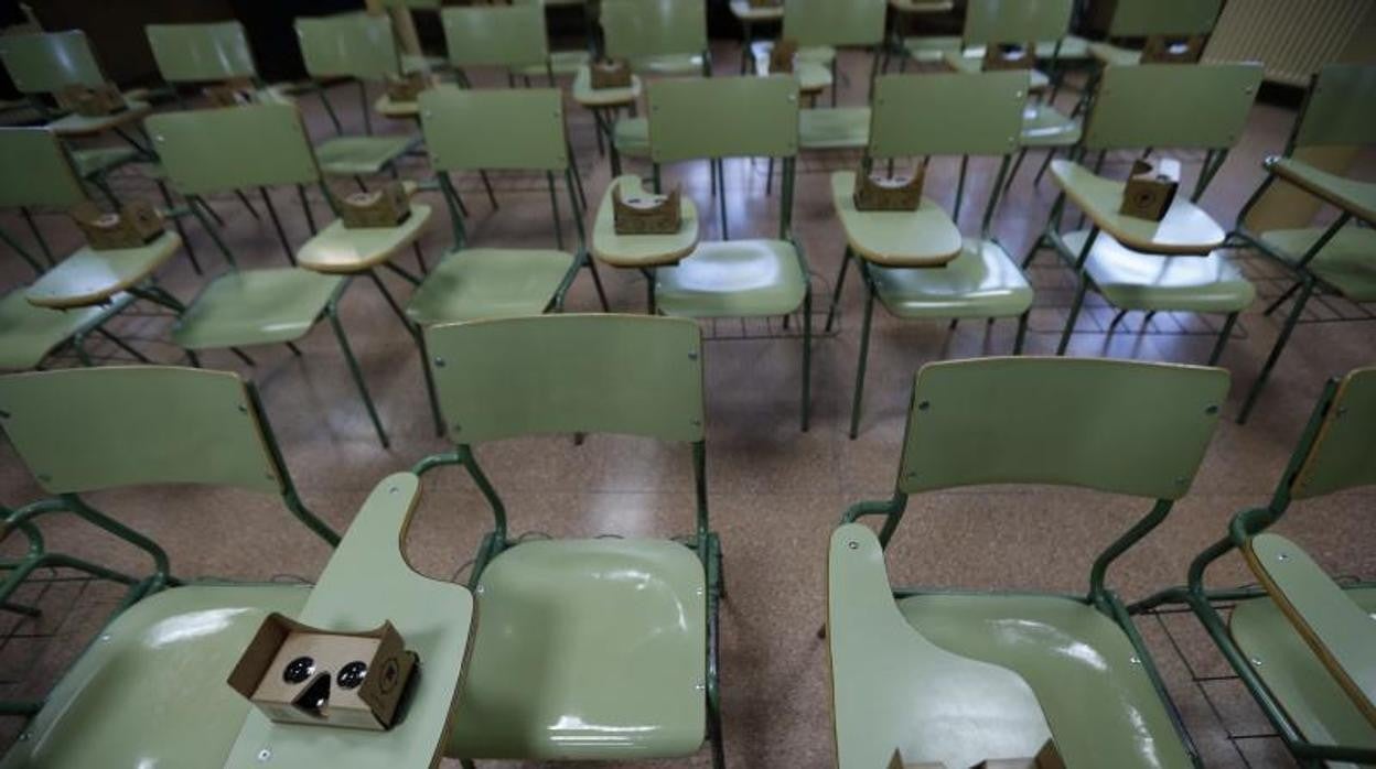 Imagen de archivo de una aula de un colegio