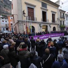 Imagen de la concentración en repulsa del parricidio de Sueca