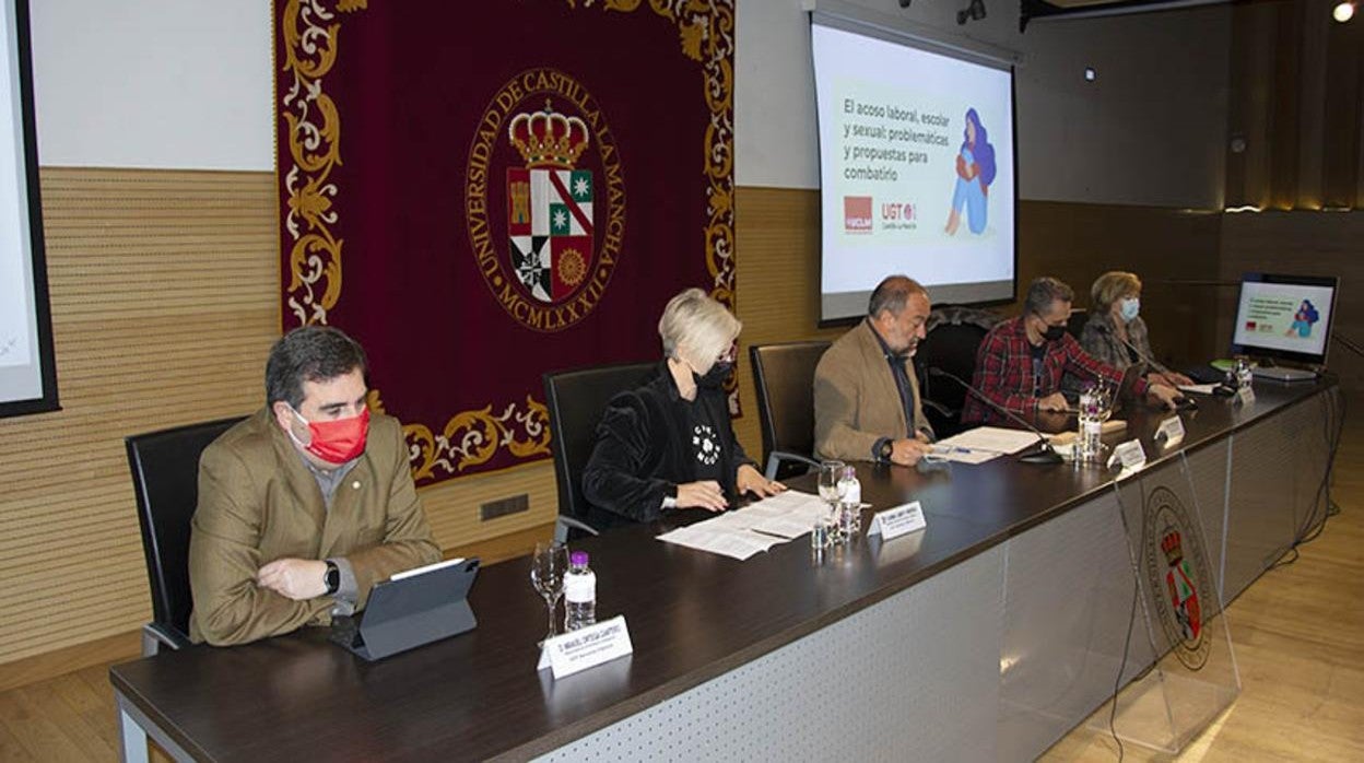 Ponentes en el curso sobre el acoso