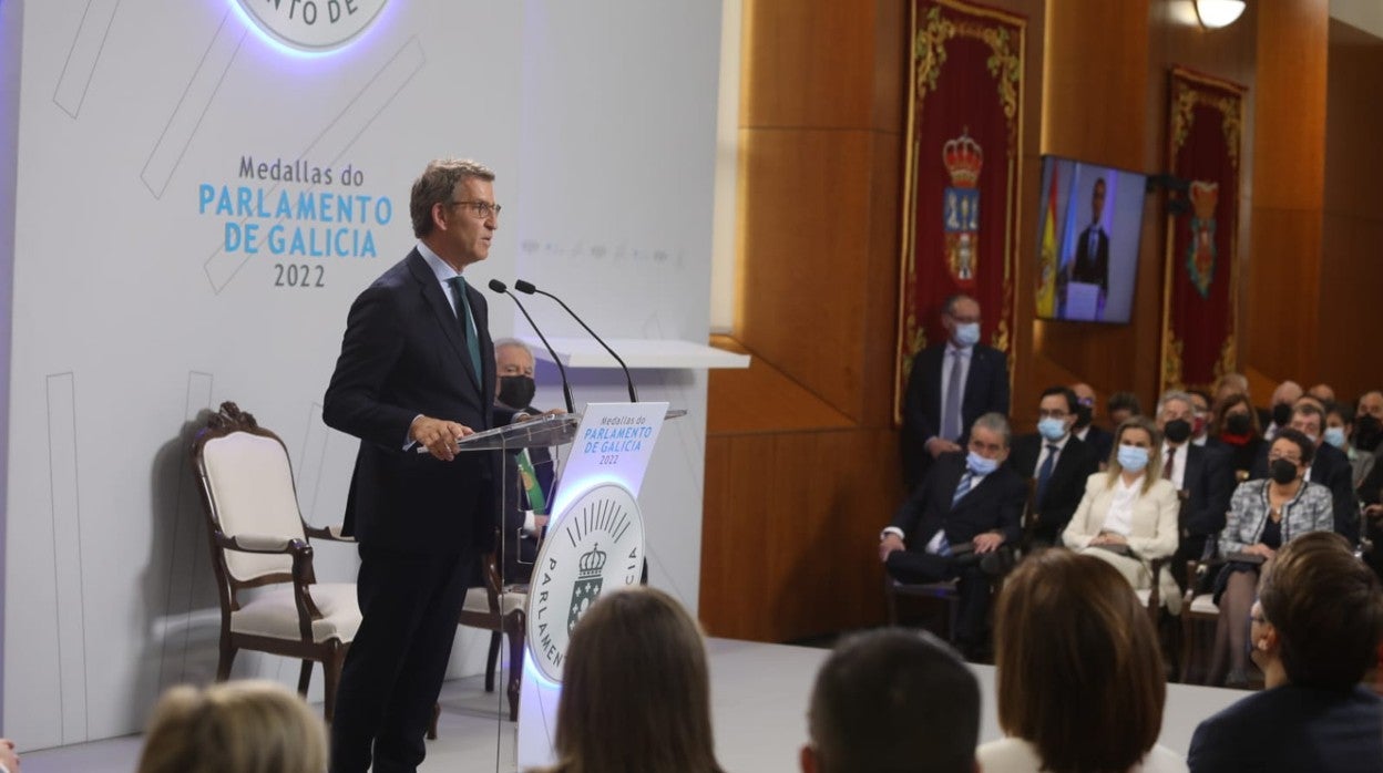 Alberto Núñez Feijóo en la entrega de medallas del Parlamento gallego este miércoles