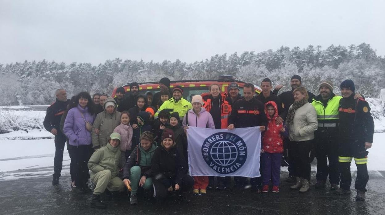 El convoy de Bombers pel Món y Bomberos Forestales, en la frontera de Ucrania