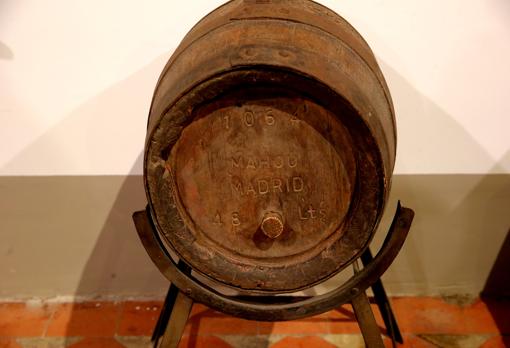 Barril de Mahou de 110 años en la sala Cava del Palacio Real