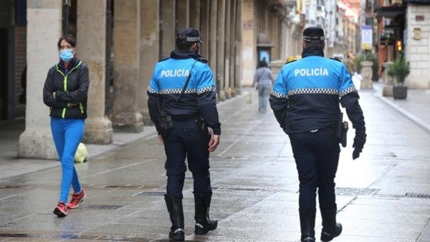 Detenido por amenazar, acosar y golpear un vehículo en el que se encontraba su expareja y una amiga