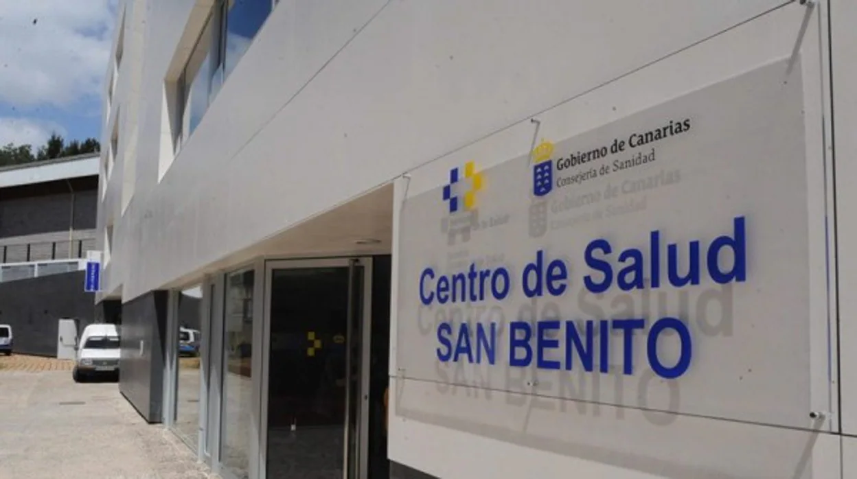 Entrada de un centro de salud en Tenerife