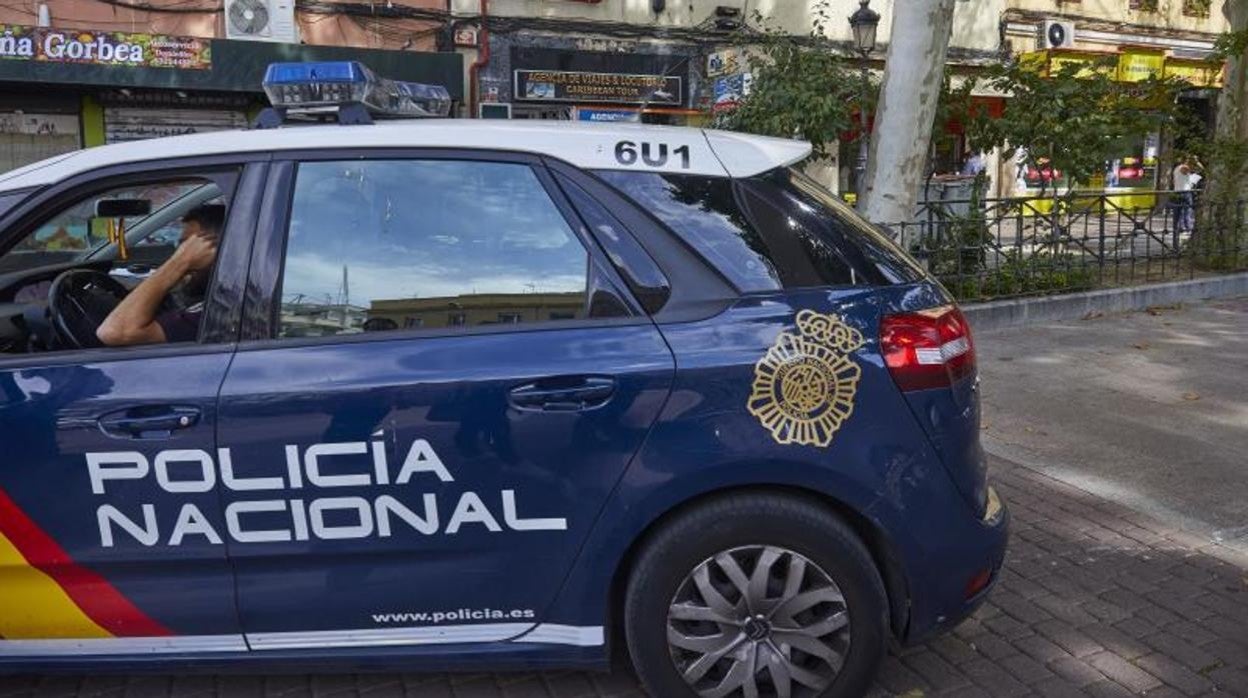 Un coche de la Policía Nacional, en Madrid