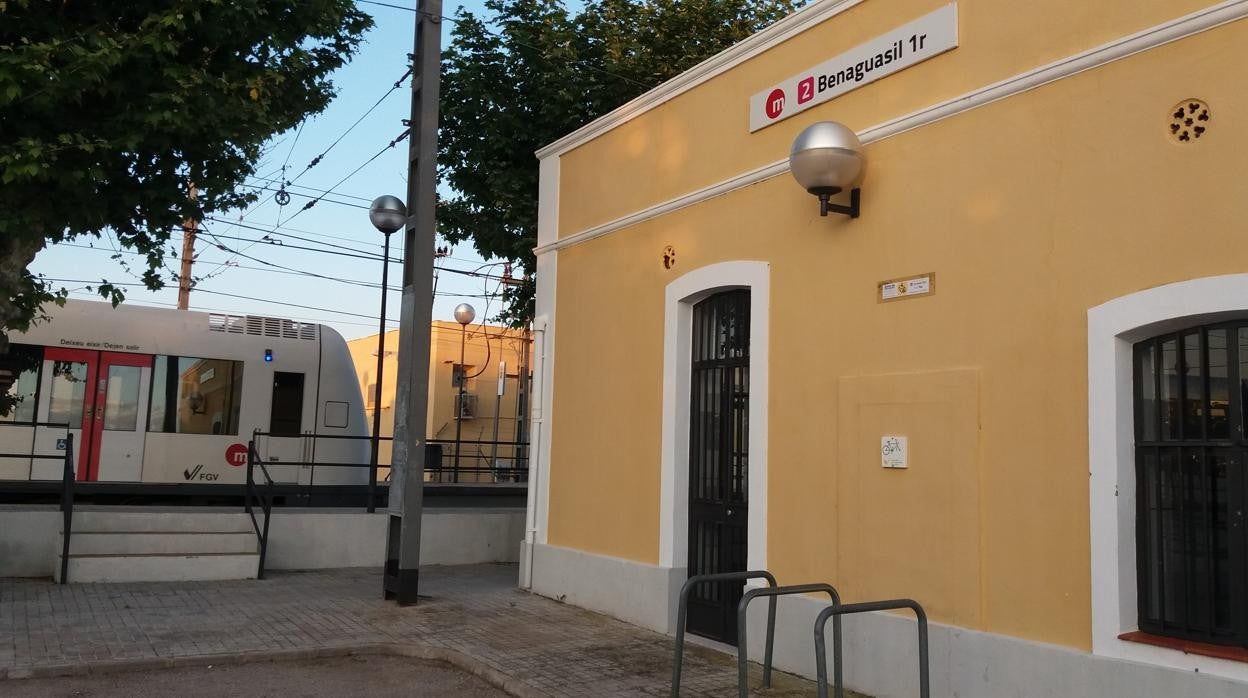 La estación de Benaguasil 1r en la línea 2 del metro de Valencia